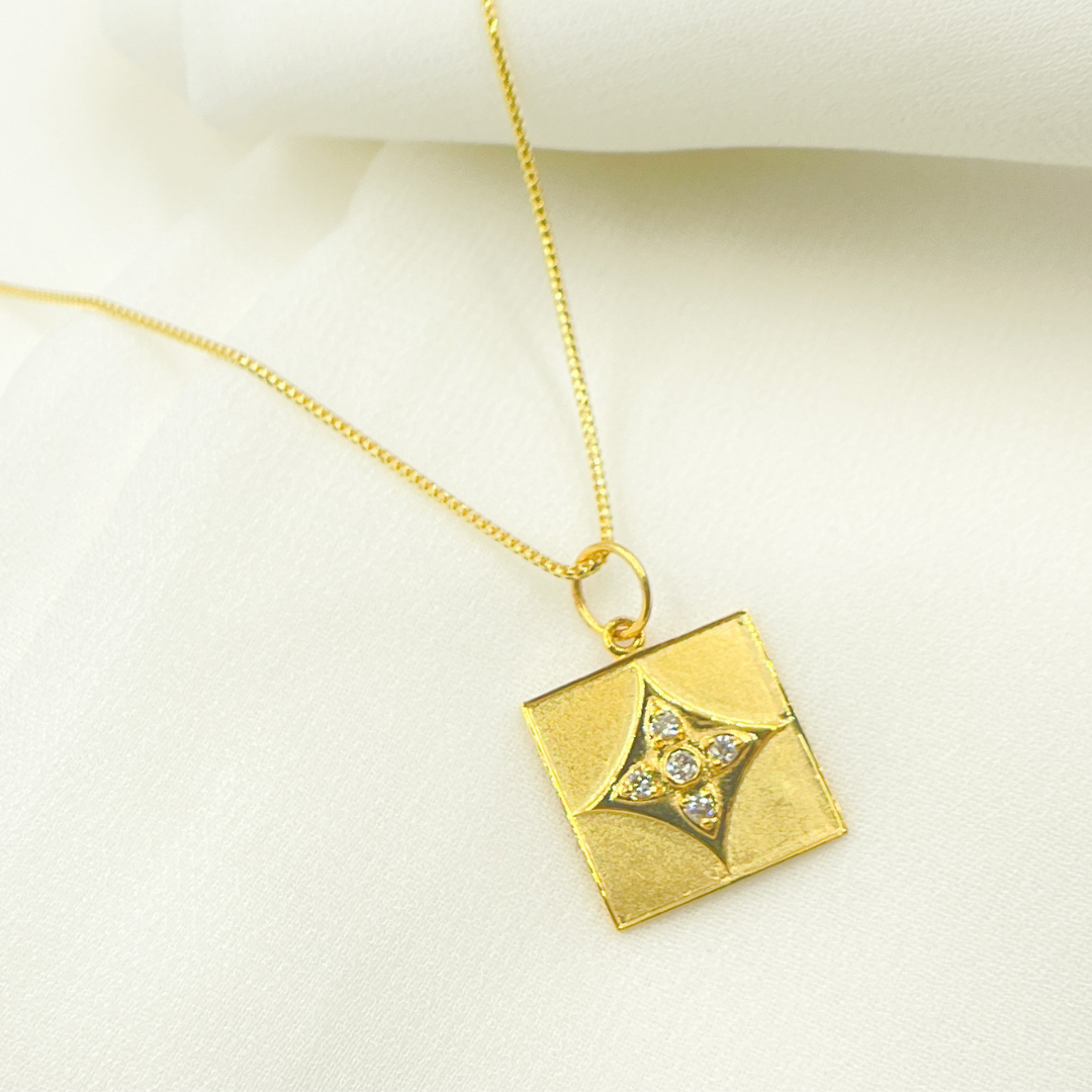 14K Solid Gold Charm Square Pendant with Diamonds. GDP335