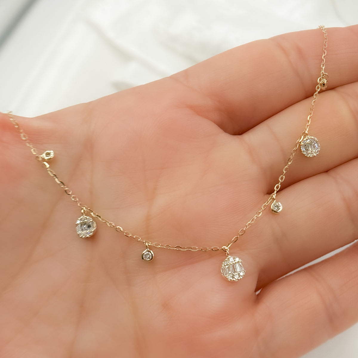 NT401855. 14K Solid Gold Diamond Dangle Necklace