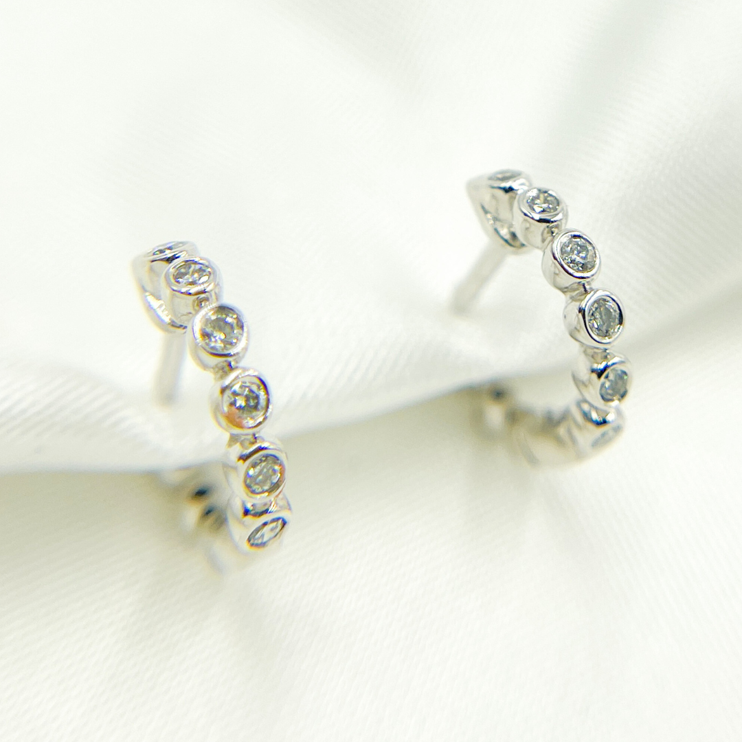 14k Solid Gold Diamond Hoop Earrings. HP115435