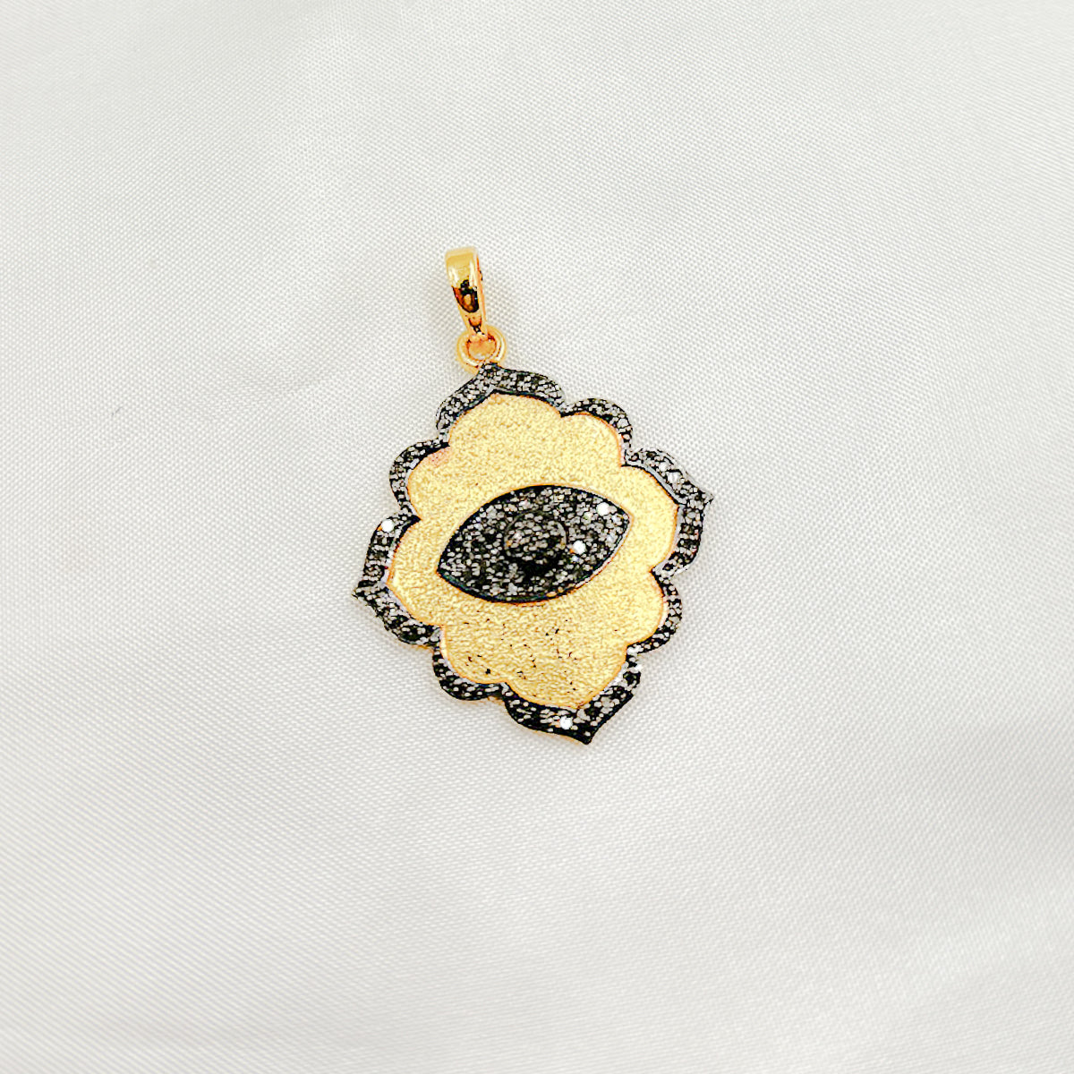 DP297. Diamond Silver Eye Flower Pendant