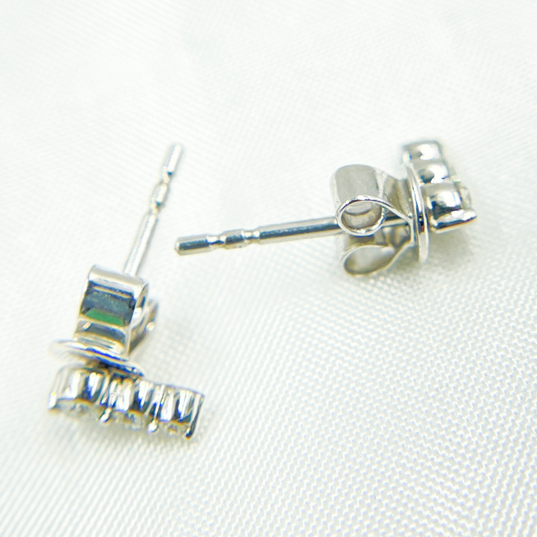 ER413586. 14k Solid Gold Diamond Dots Studs