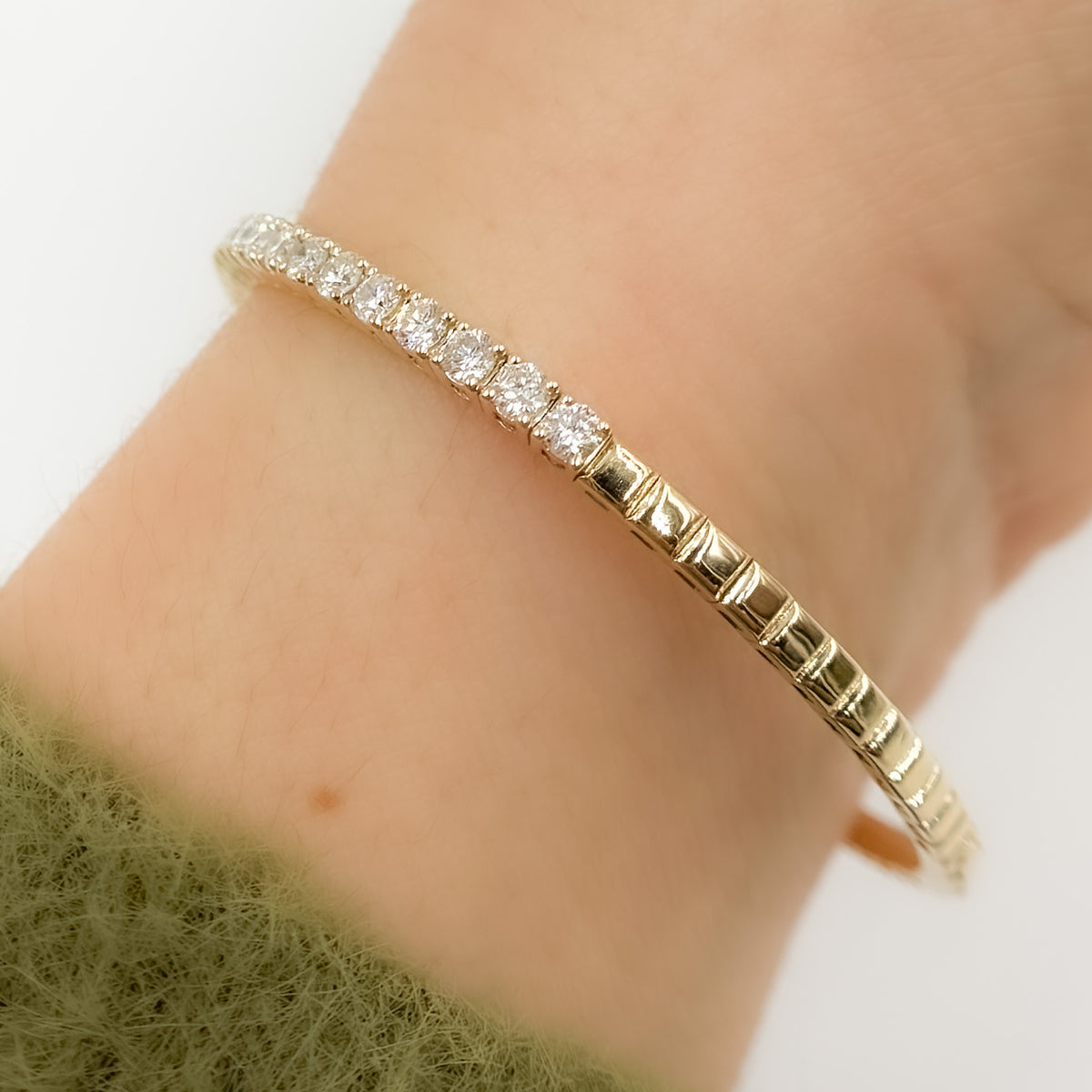 BNP68311. 14K Solid Gold Diamond Bangle