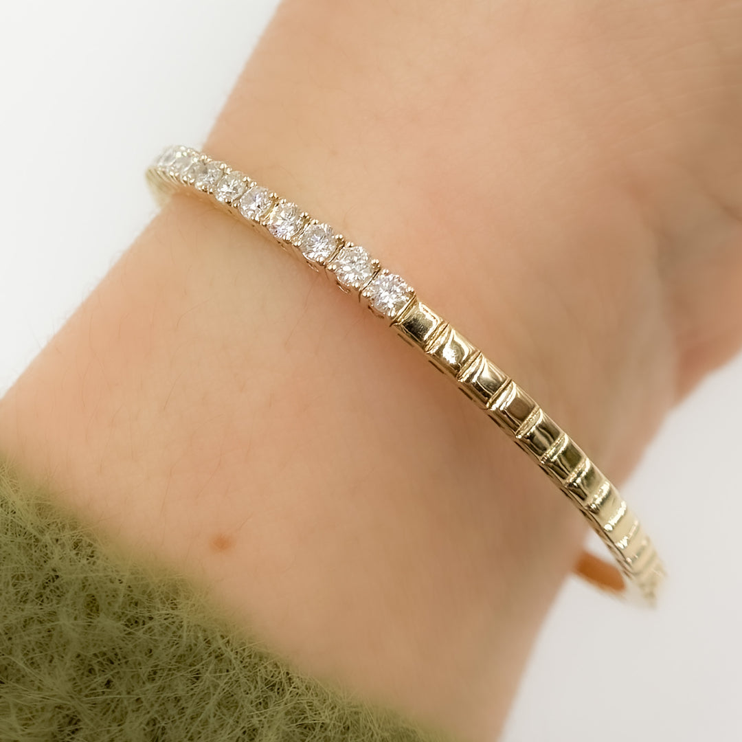 BNP68311. 14K Solid Gold Diamond Bangle