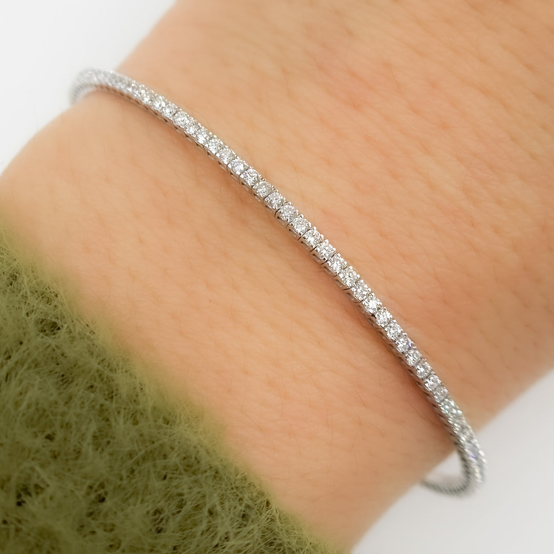 BNL68424. 14K Solid Gold Diamond Bangle