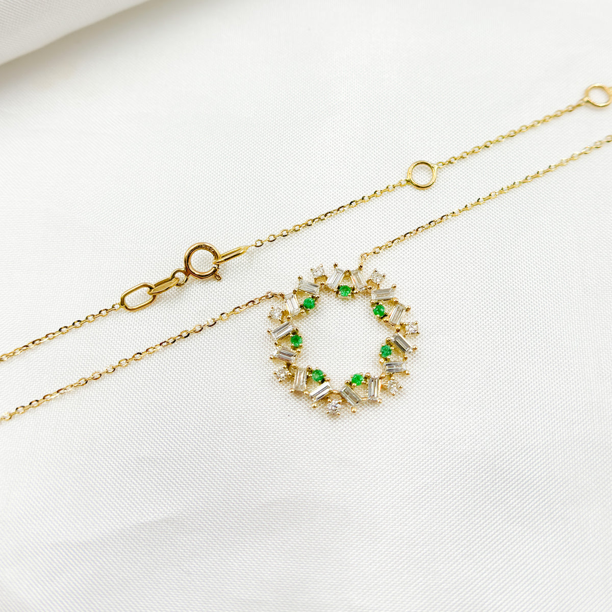 NT402348. 14K Solid Gold Diamond and Gemstone Necklace