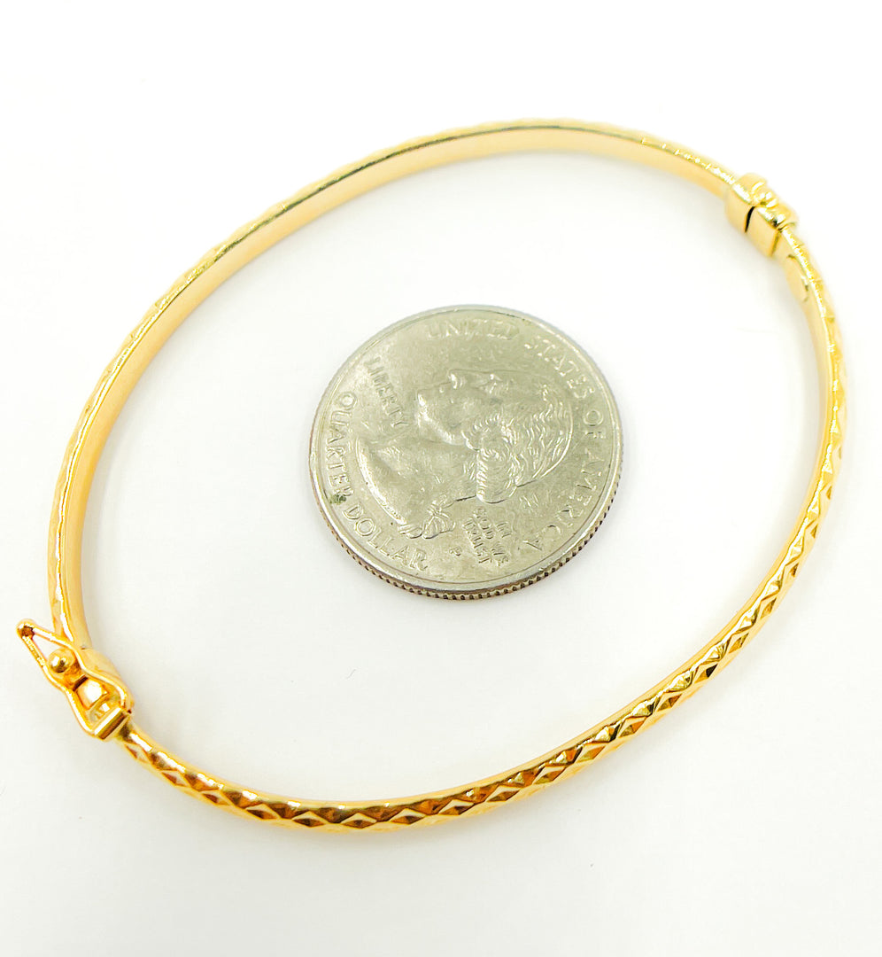 KG144. 14K Solid Gold Bangle Bracelet