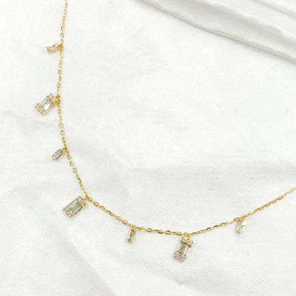 NT401824. 14K Solid Gold Diamond Dangle Necklace