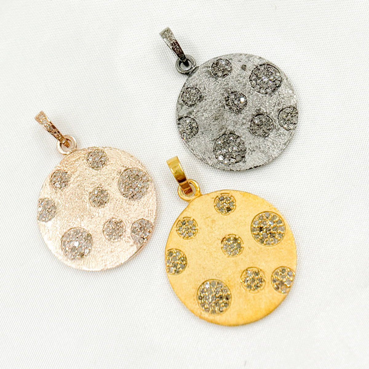 DP260. Diamond Sterling Silver Round Pendant