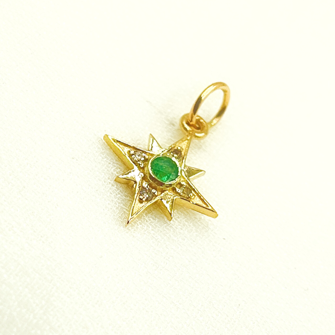 14K Solid Gold Diamond & Emerald Star Charm. GDP274