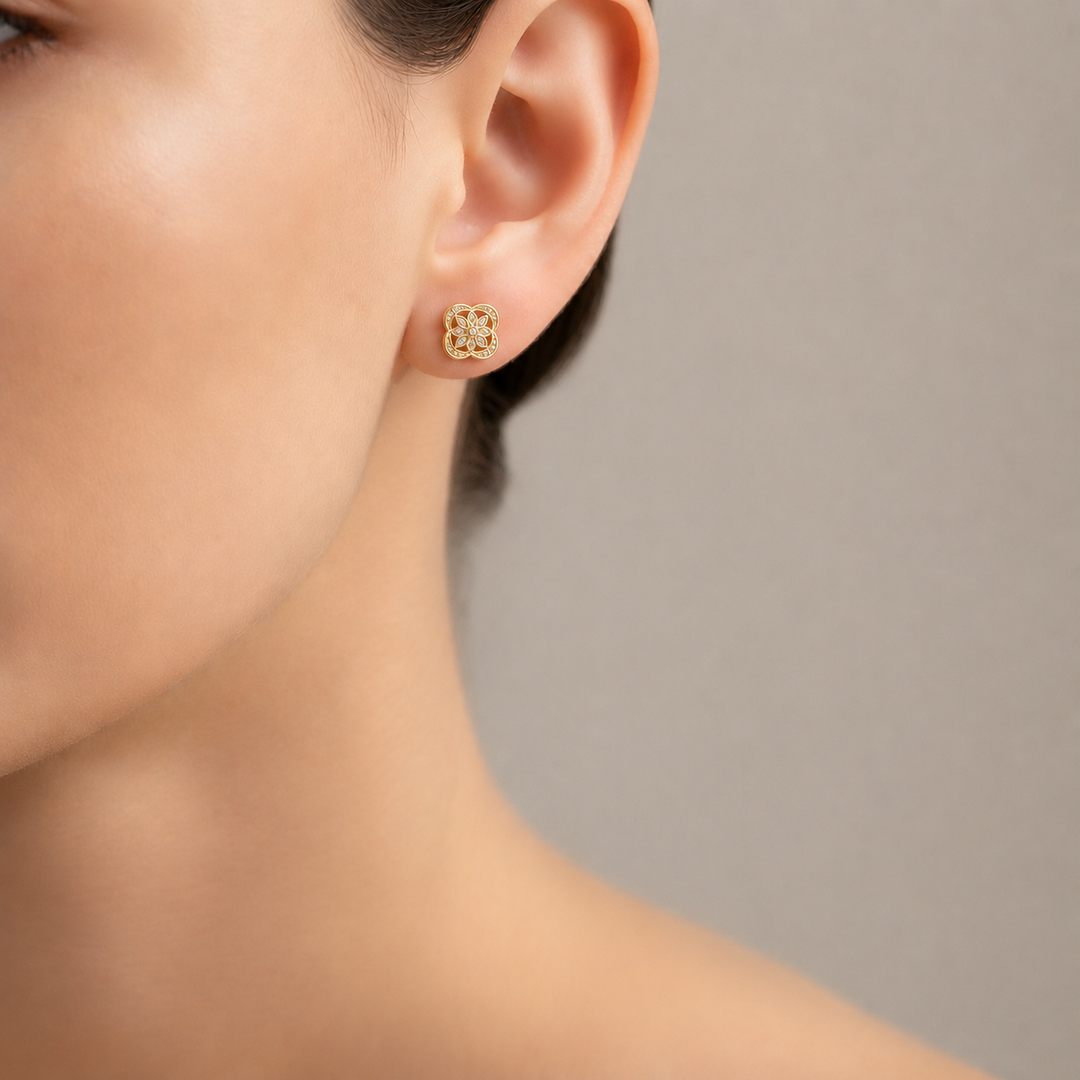 EFA51308. 14K Solid Gold and Diamonds Flower Earrings
