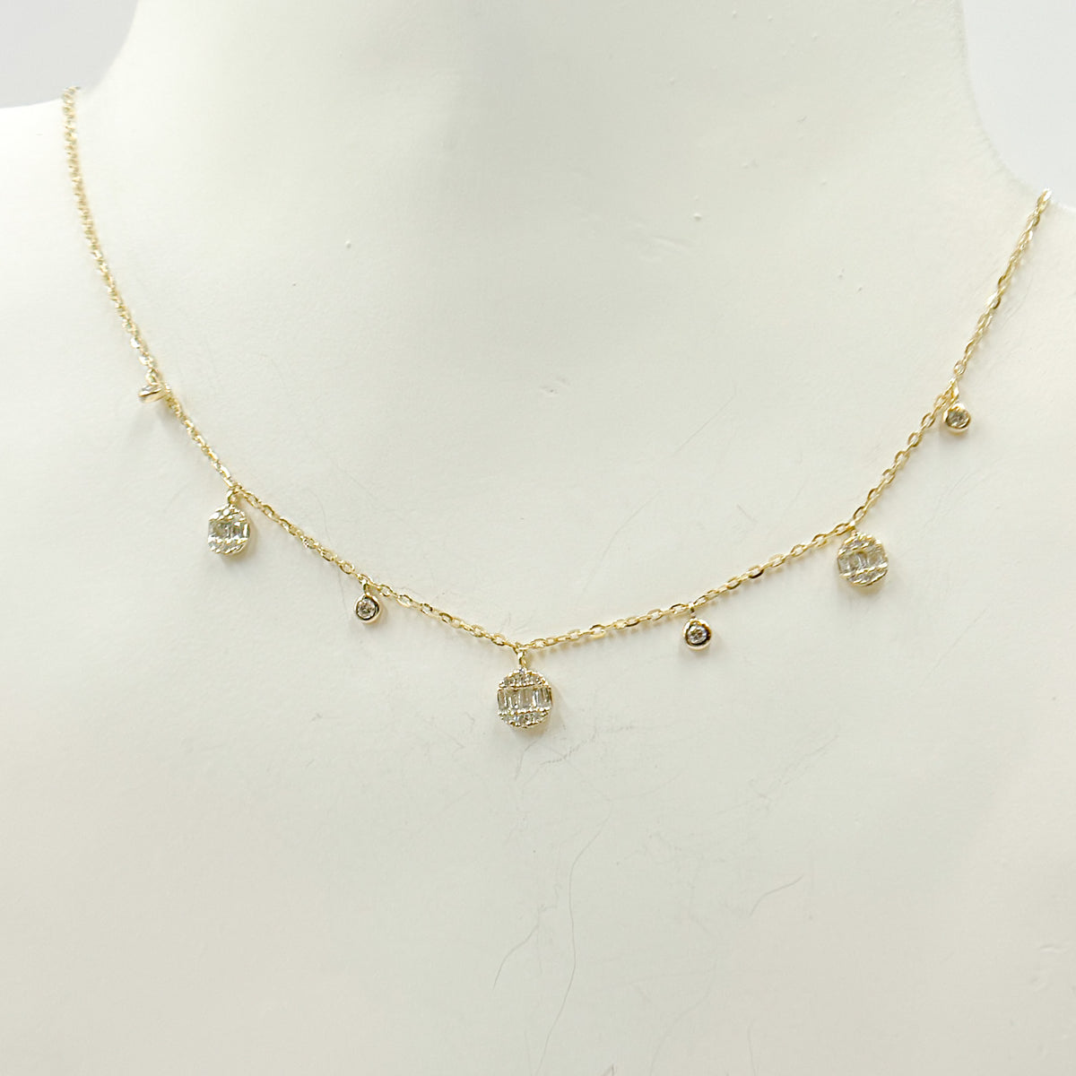 NT401855. 14K Solid Gold Diamond Dangle Necklace