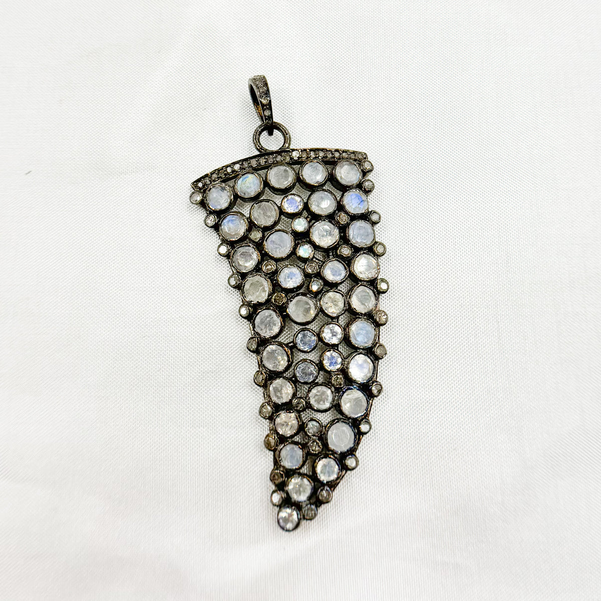 DSP029. Diamond Silver Gemstone Horn Pendant