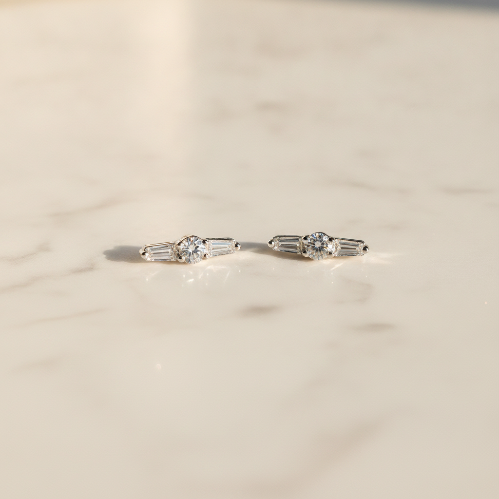 ER421062. 14K Solid Gold Diamond Bar Studs