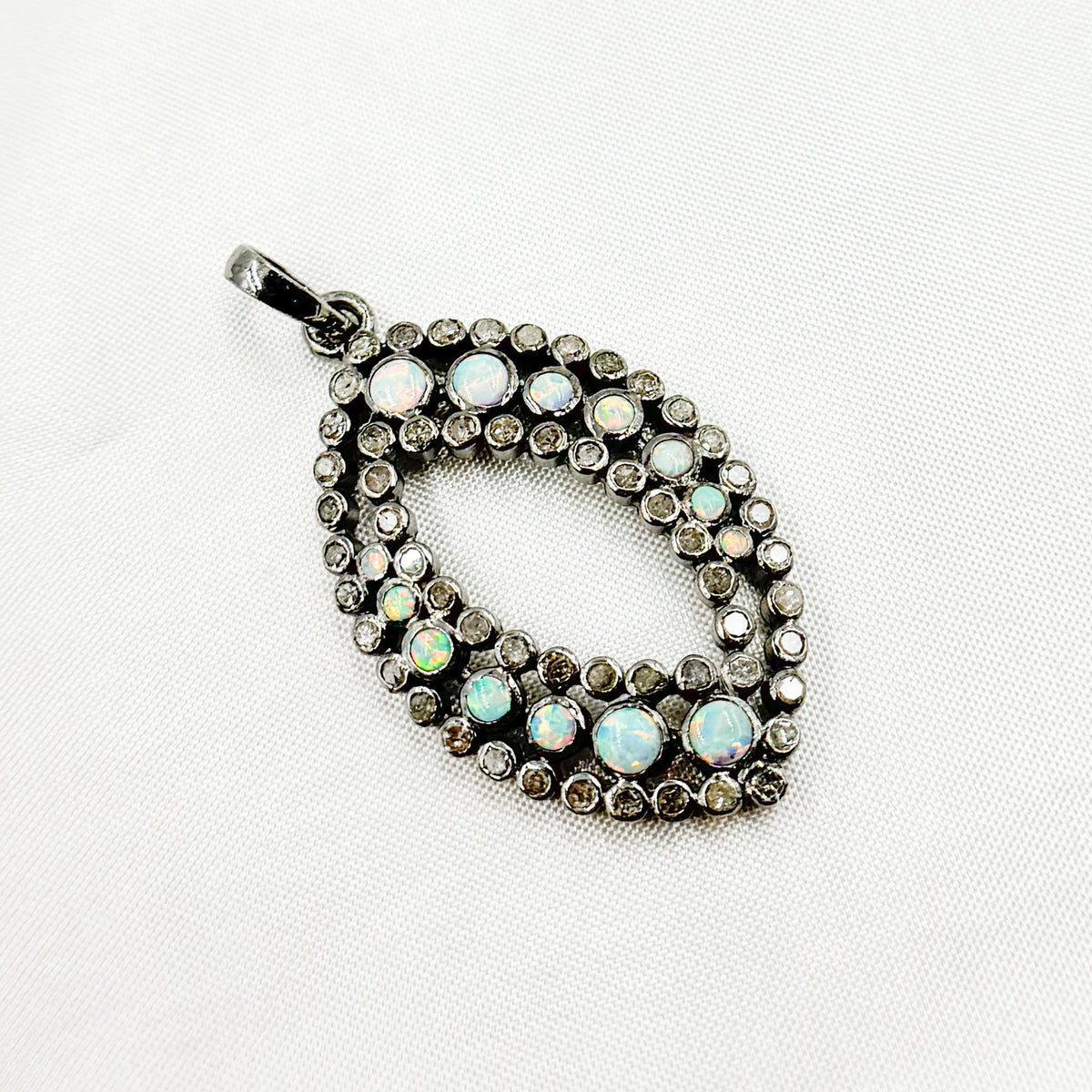 DSP041. Diamond Silver Gemstone Leaf Pendant