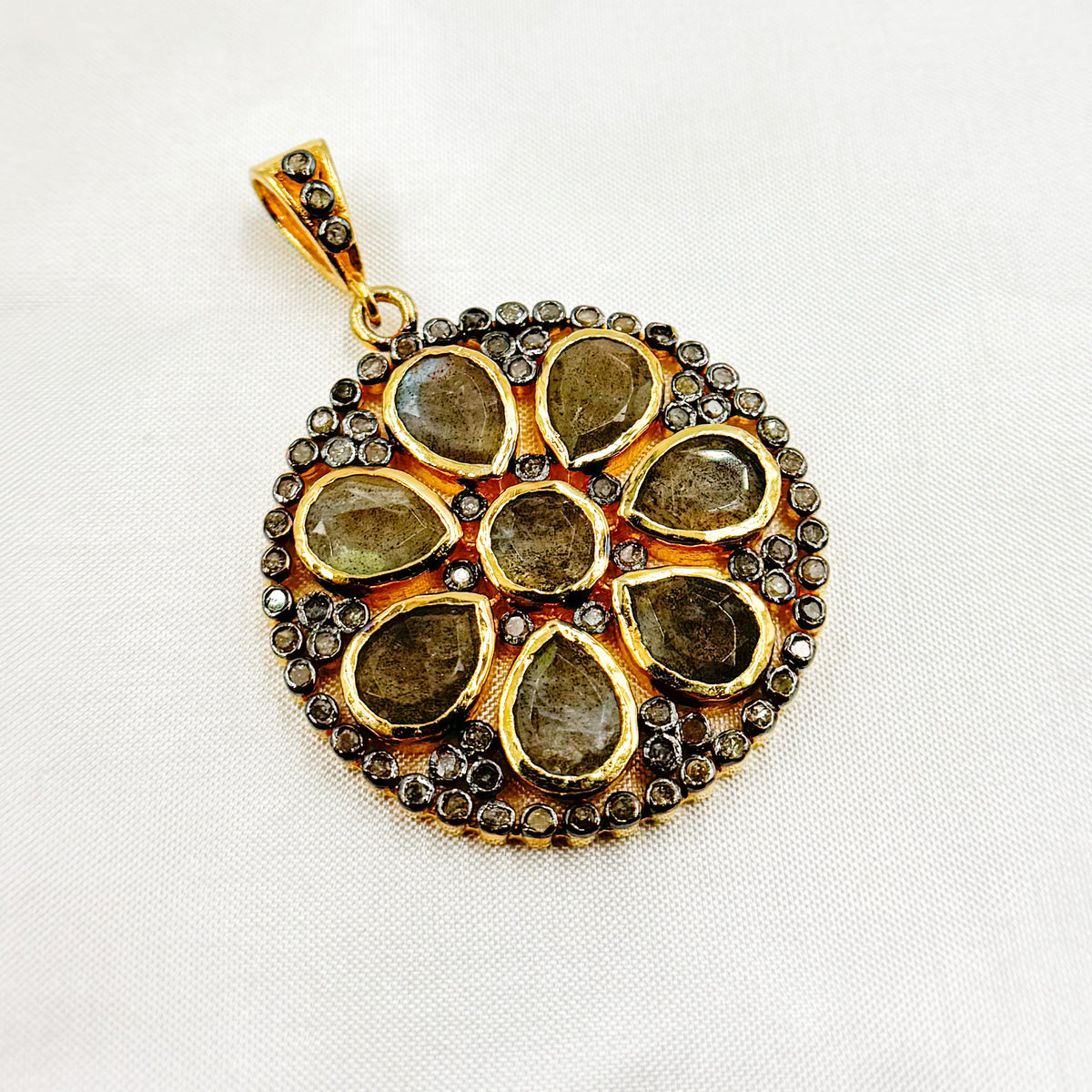 DSP13. Diamond Silver Gemstone Circle Flower Pendant