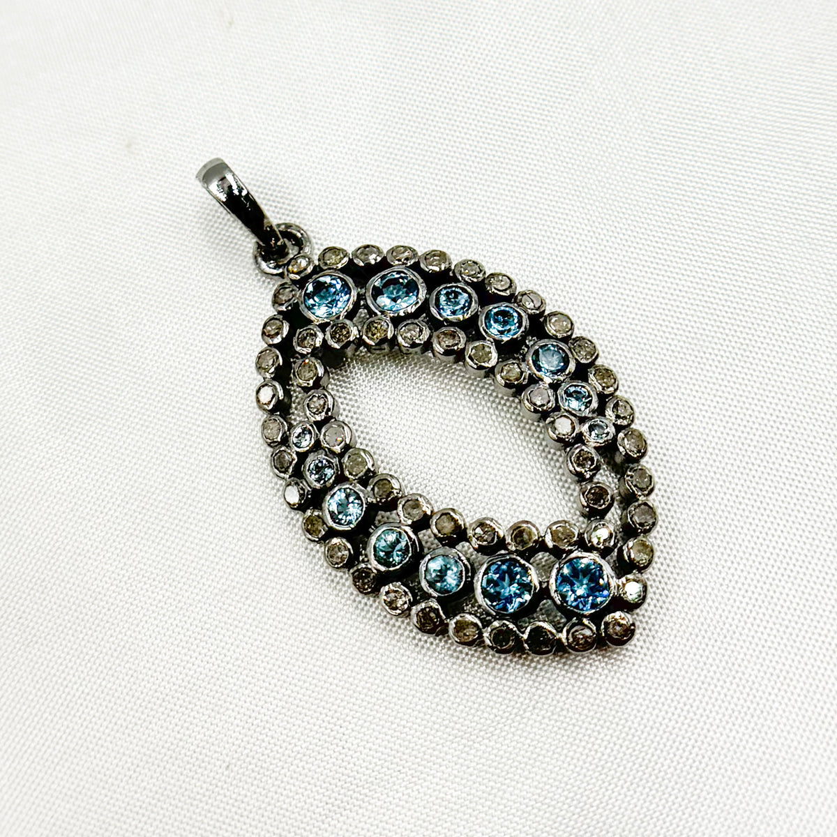 DSP041. Diamond Silver Gemstone Leaf Pendant