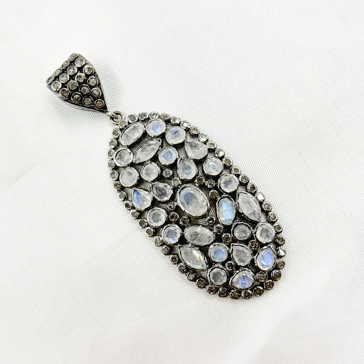 DSP024. Diamond Silver Gemstone Oval Pendant