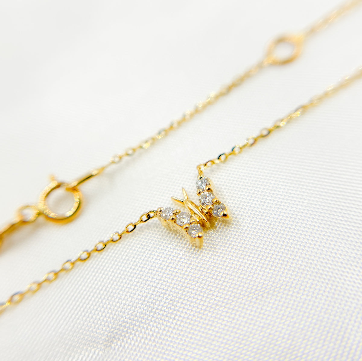 NT400107. 14K Solid Gold Diamond Butterfly Shape Necklace