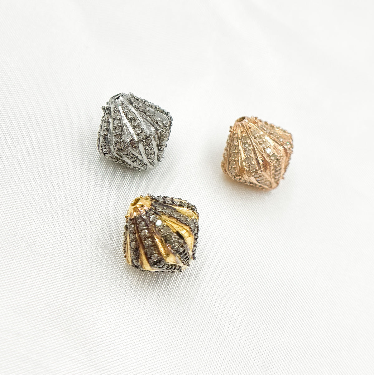 DC599. Diamond & Sterling Silver Rhombus Shape Bead