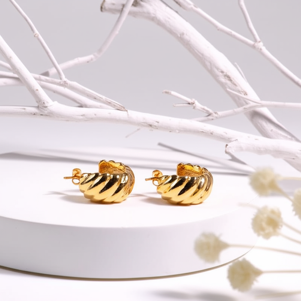 15850013653. 14K Solid Gold Ribbed Hollow Hoop Earrings