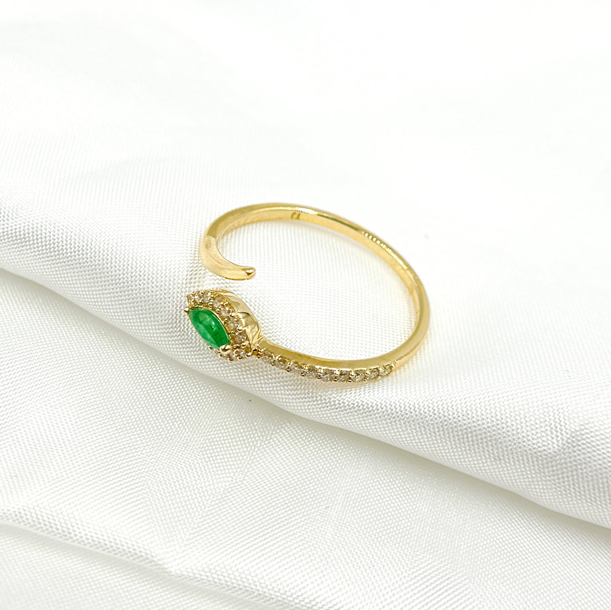 CR96479EM5X2.5. 14K Solid Yellow Gold Diamond and Emerald  Ring