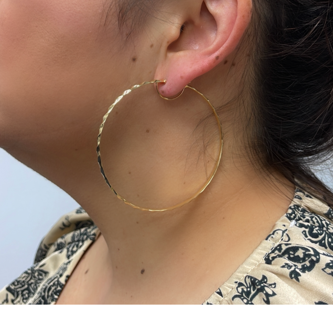 14K Gold Twisted Hoop Earrings. GER106