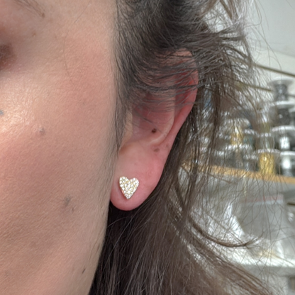 EFG52827. 14k Solid Gold Diamond Heart Studs