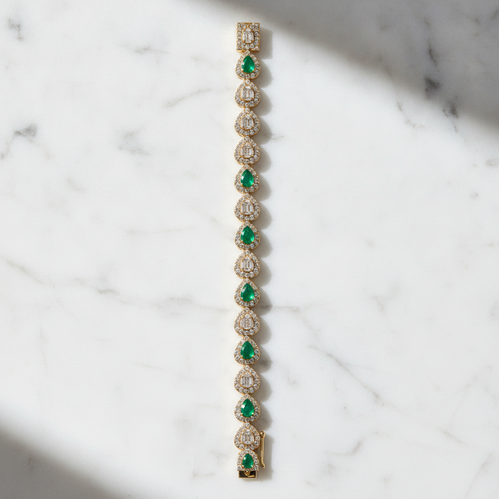 BR404121. 14K Solid Gold Diamond and Emerald Fancy Bracelet