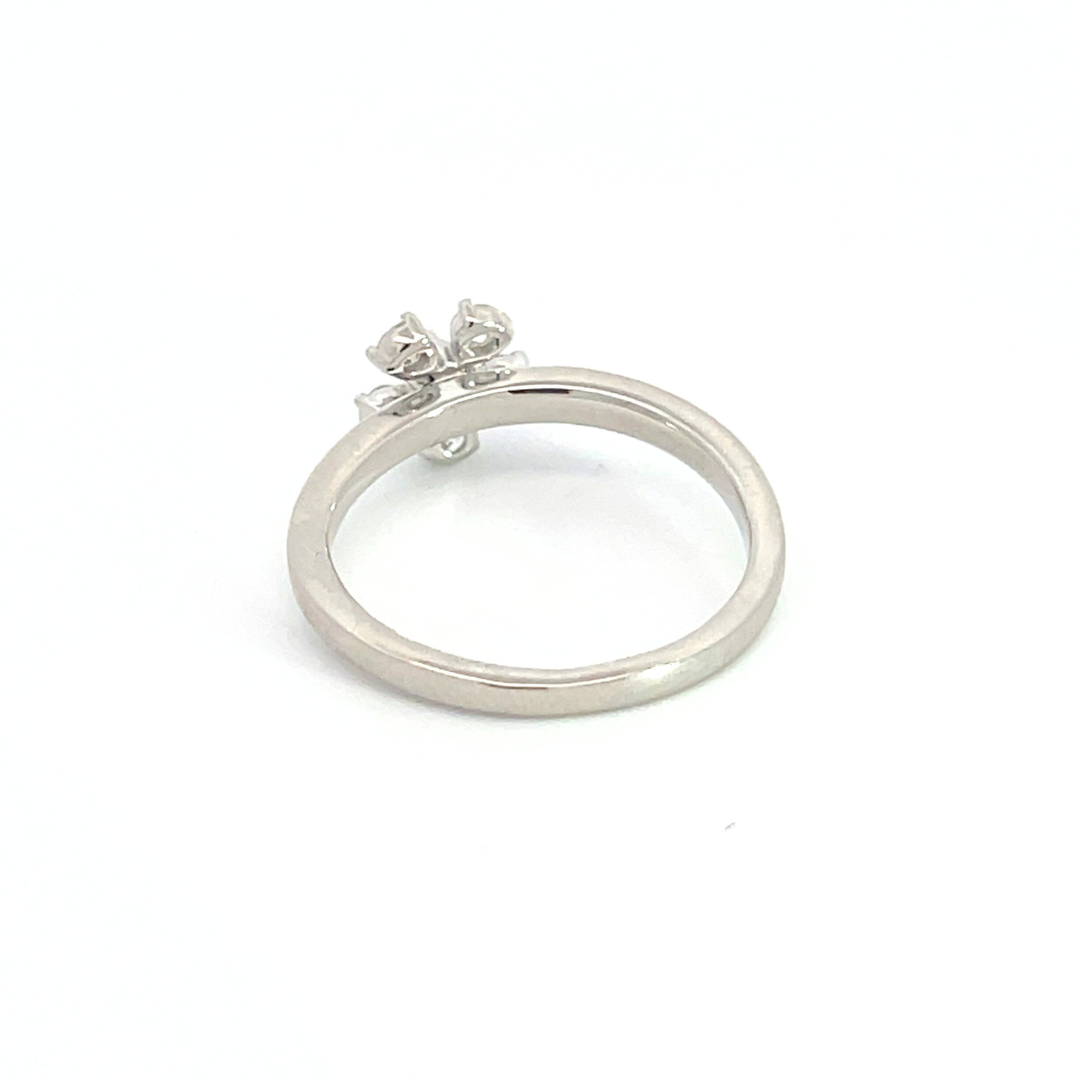 14k Solid Gold Diamond Flower Ring. RN411098