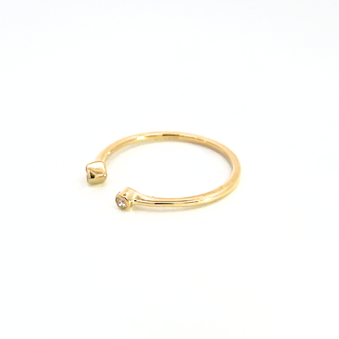 14k Solid Yellow Gold Diamond Ring.