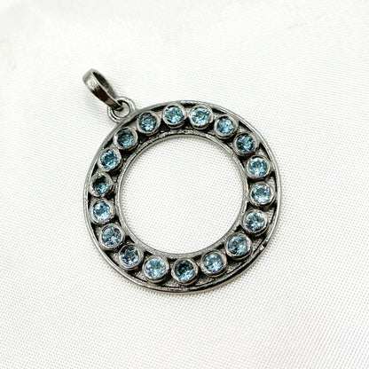DSP040. Sterling Silver Round Pendant with Gemstone