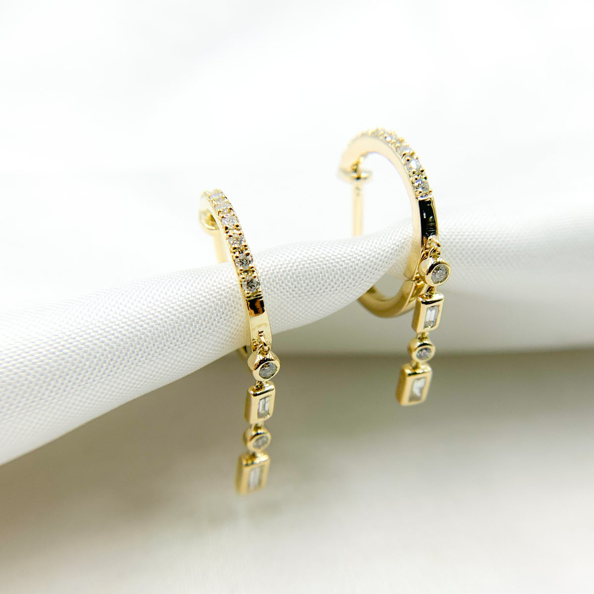 HP400533. 14k Solid Gold Diamond Dangle Huggie Earrings