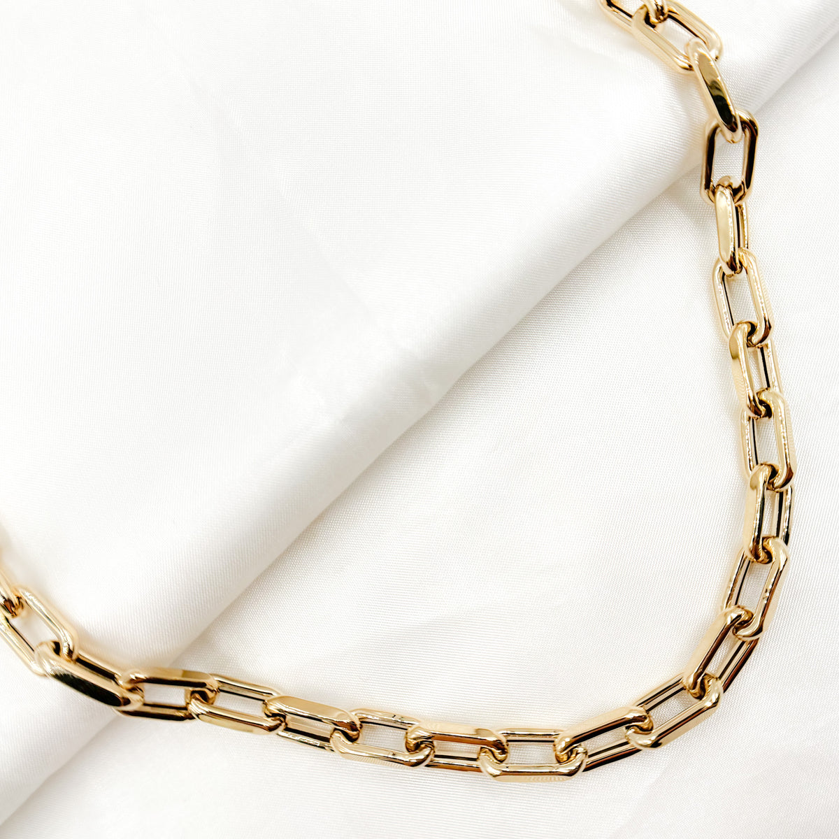 14K Yellow Gold Hollow Smooth and Flat Paperclip Chain
