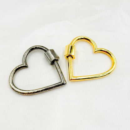 DC1001. Sterling Silver Heart Screw Clasp
