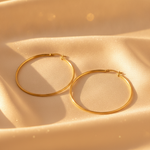 Load image into Gallery viewer, GER159. 14K Gold Hollow Smooth Hoop Earrings