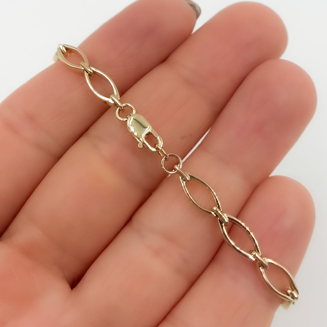 BFH61264. 14K Solid Yellow Gold Diamond Fancy Oval Bracelet