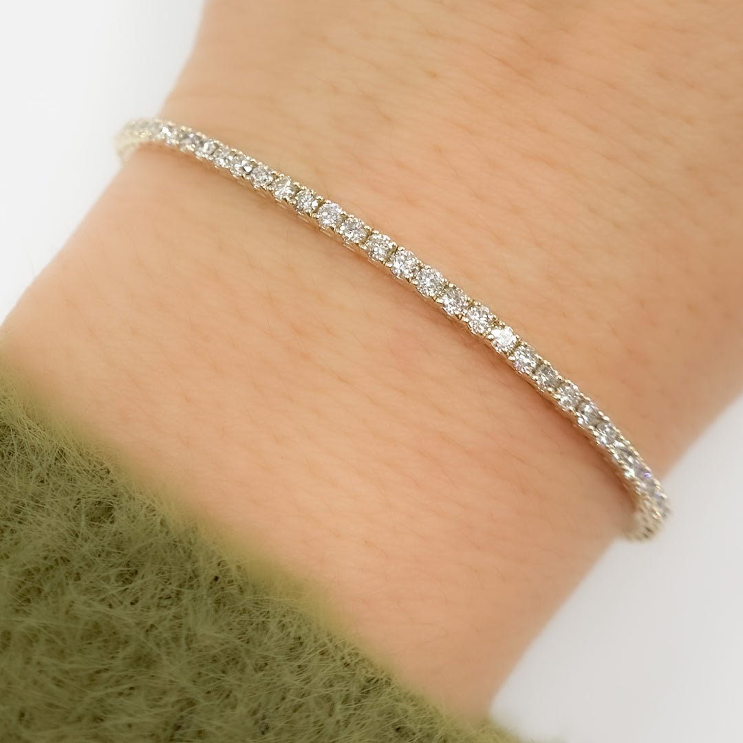 BNL68545. 14K Solid Gold Diamond Bangle
