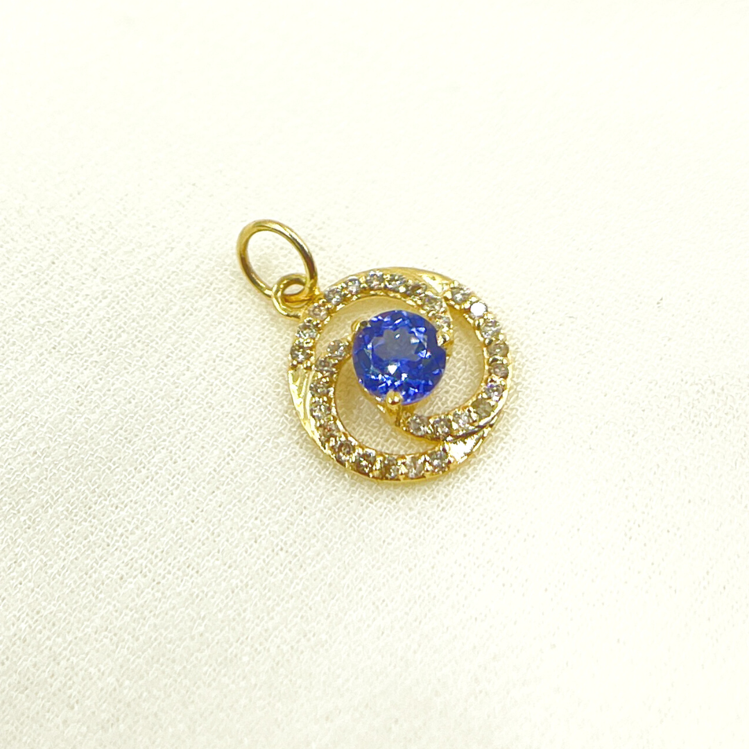 14K Solid Gold Diamond Circle Charm. GDP129