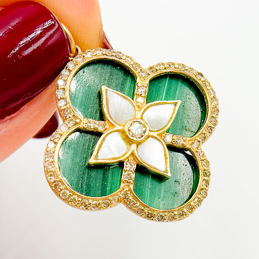 KG205. 14K Gold Flower Pendant