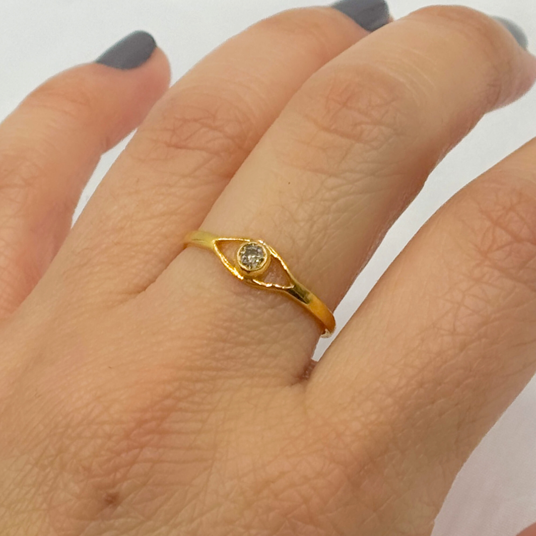 14k Solid Gold Diamond Eye Ring. GDR34