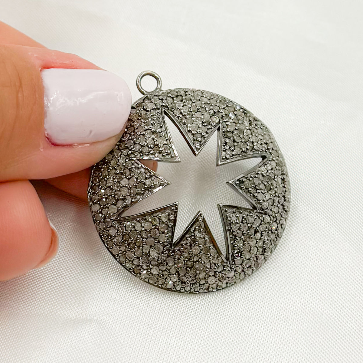 DE017. Sterling Silver Black Rhodium Diamond Round Star Pendant