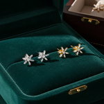 Load image into Gallery viewer, EFD53686. 14K Solid Gold Flower Diamond Studs