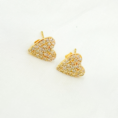 EFG52827. 14k Solid Gold Diamond Heart Studs