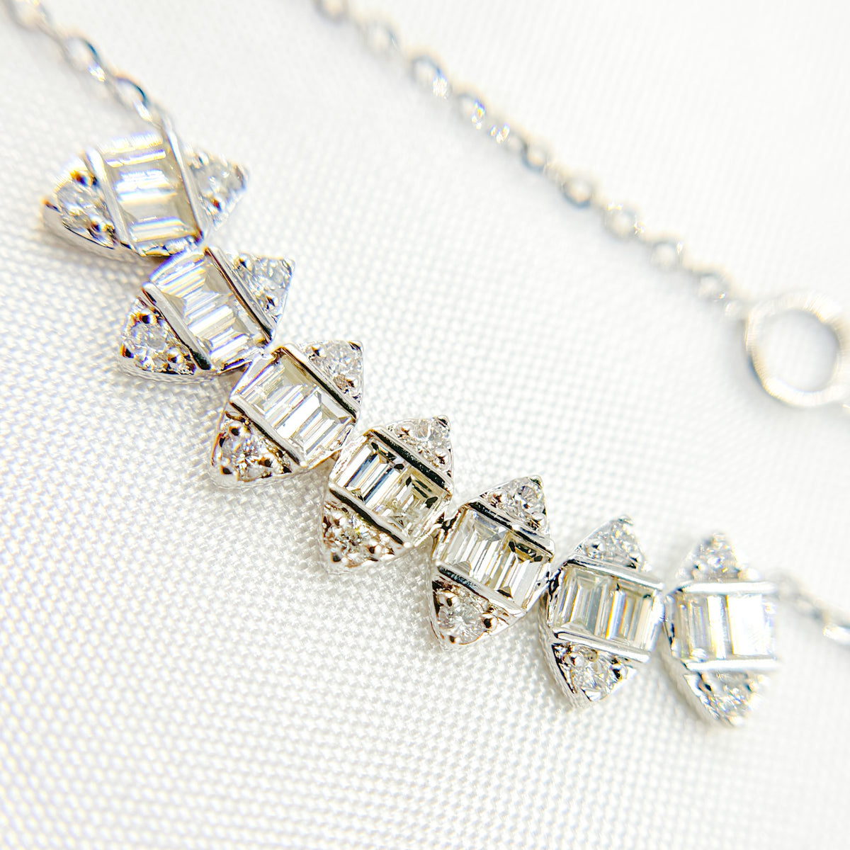 NT403015. 14K Solid Gold Diamond Necklace