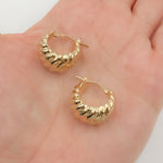 Load image into Gallery viewer, 15850013653. 14K Solid Gold Ribbed Hollow Hoop Earrings

