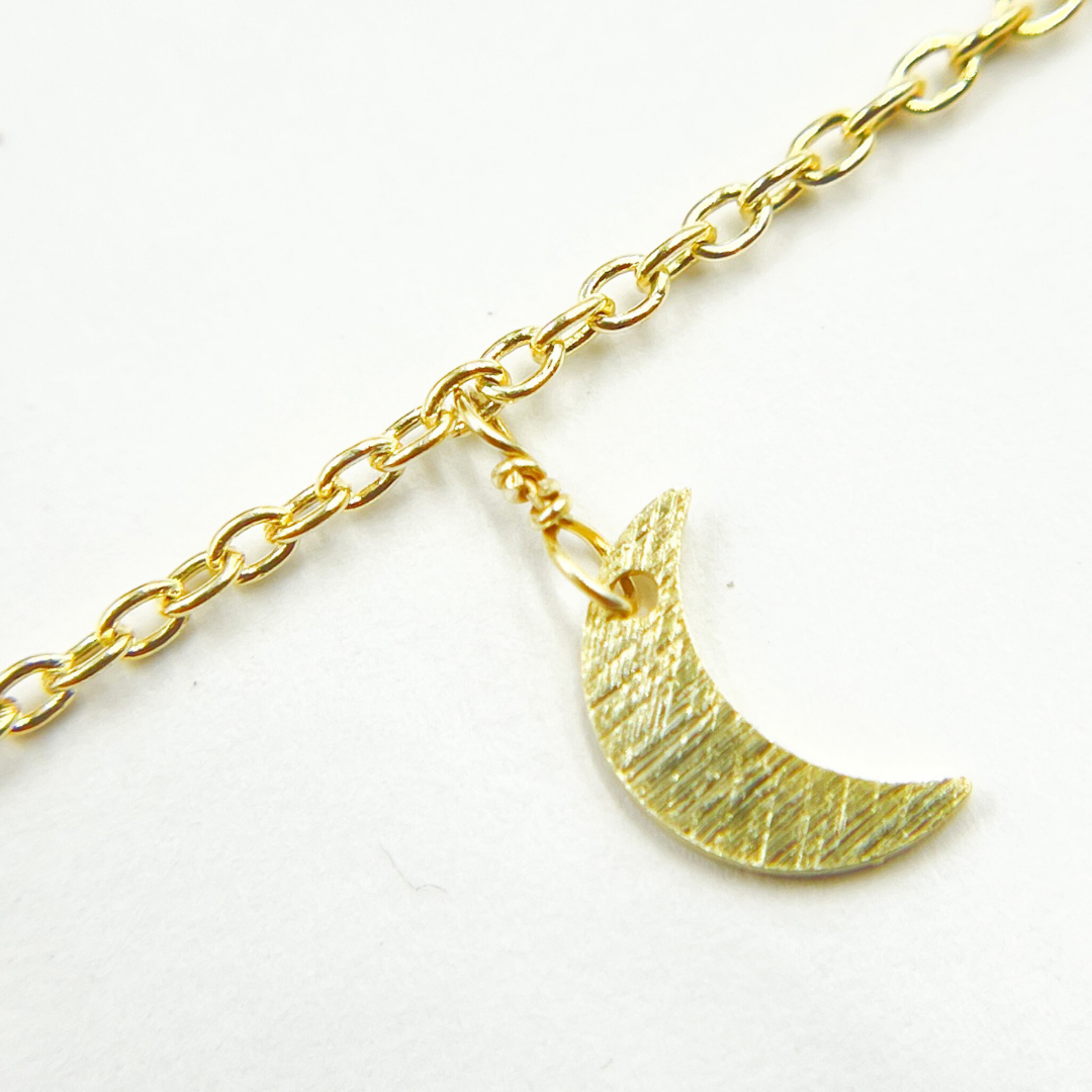 306M. Crescent Moon Shape Dangle Wire Chain