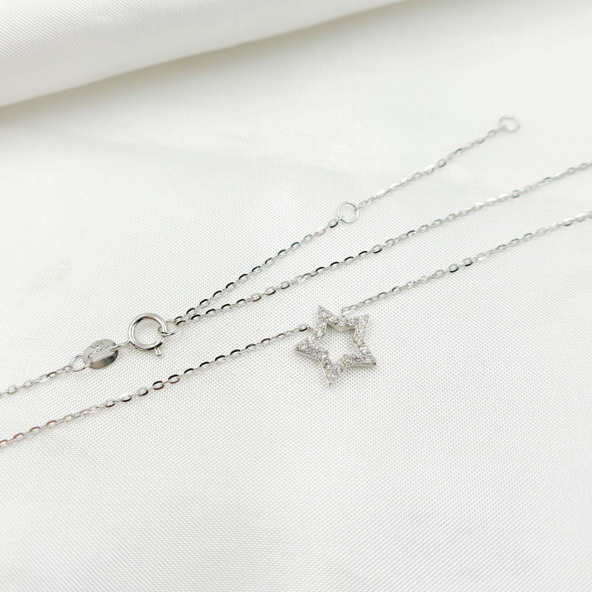 NT111971. 14K Solid Gold Diamond Star Necklace