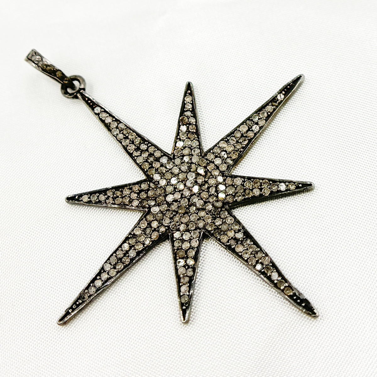DP114. Diamond & Sterling Silver Star Pendant