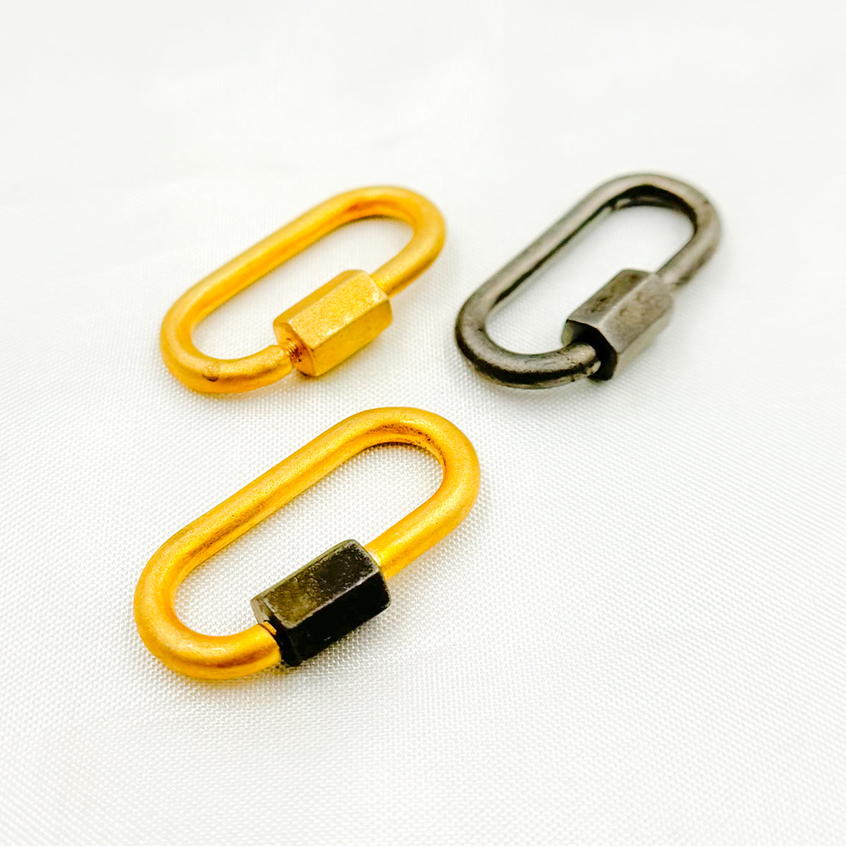 DC603. Sterling Silver Oval Carabiner Clasp