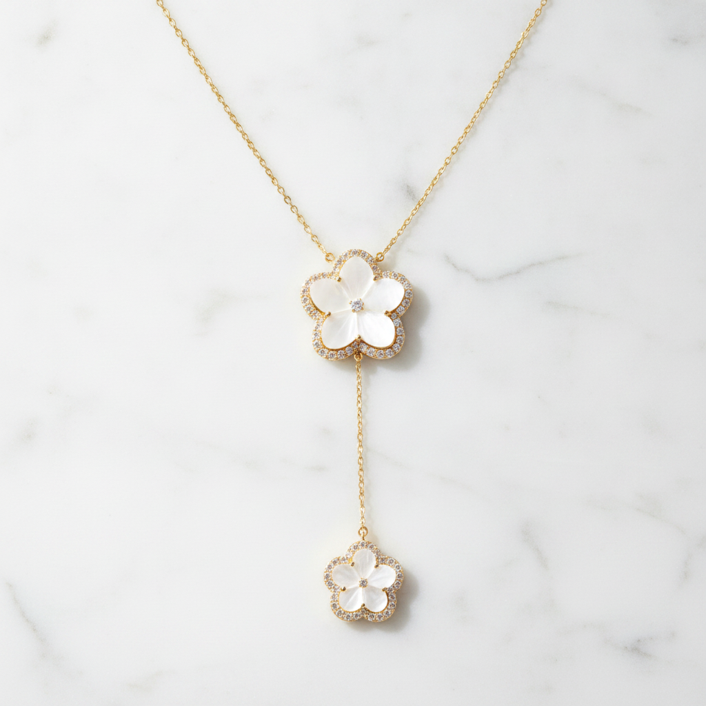 NFH71835PL. 14K Solid Gold Diamond and Mother of Pearl Flower Necklace